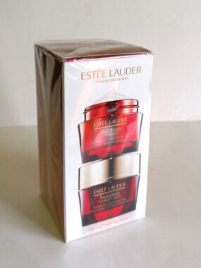 Estee Lauder - Duo of Nutritious Vitality8 Day and Night Radiance.